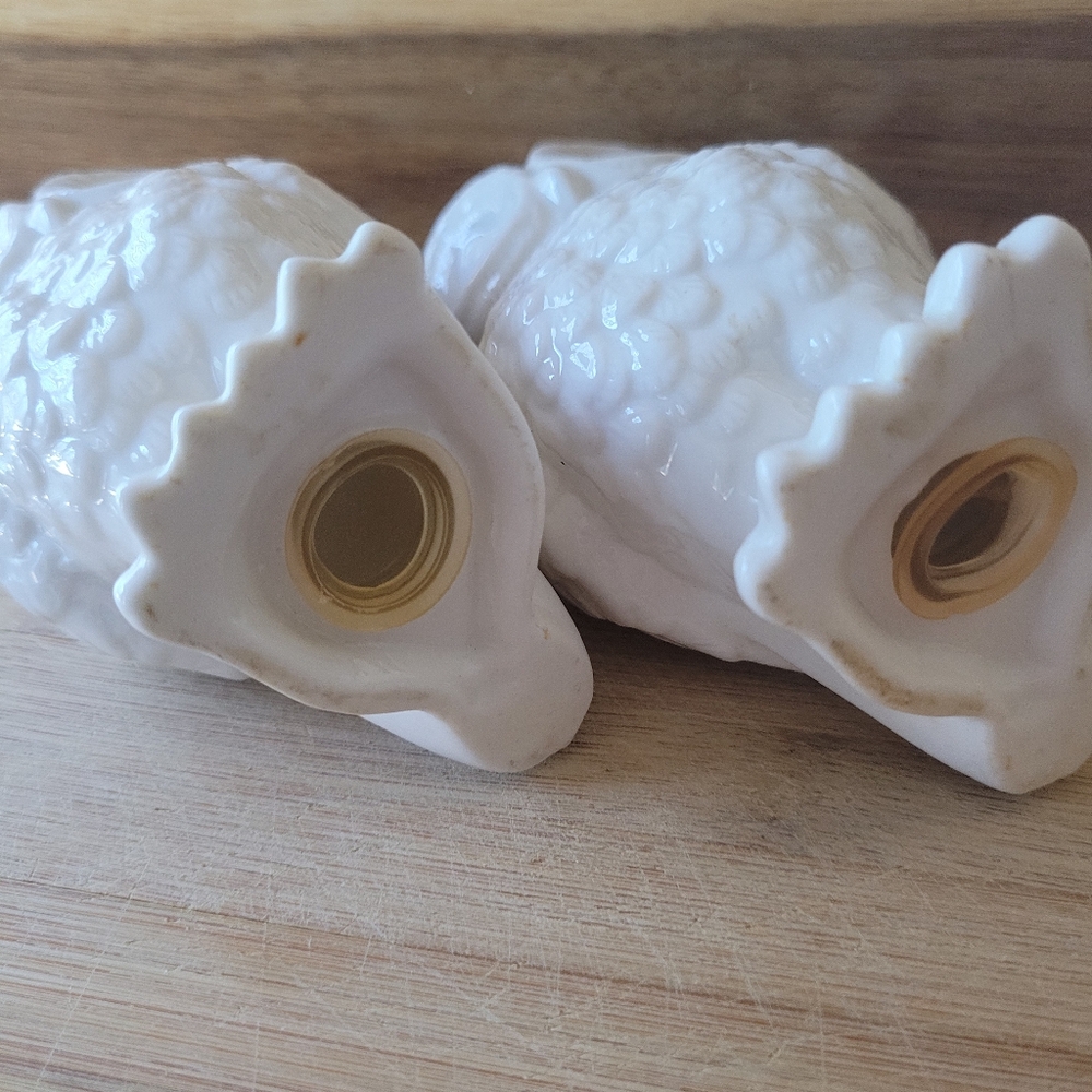 White Ceramic Owl Salt and Pepper Larger Shaker Set - Picture 8 of 8